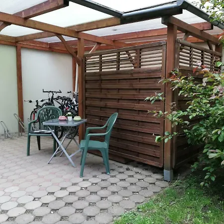 Anja Heil Apartman *